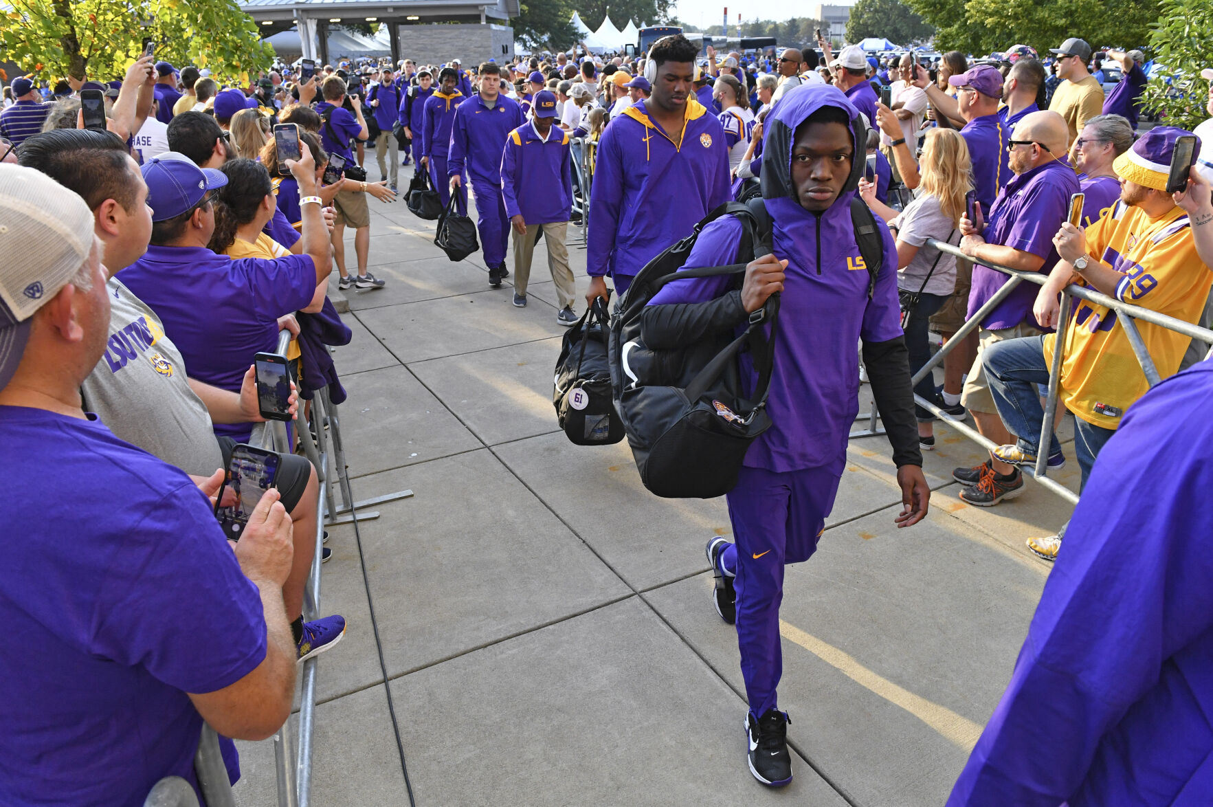 lsukentucky.101021 HS 285.JPG